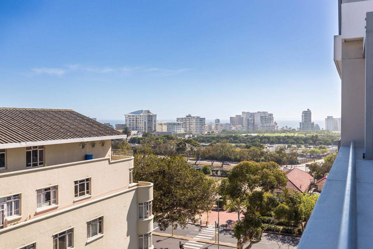 The Odyssee 409 Cape Town Exterior photo