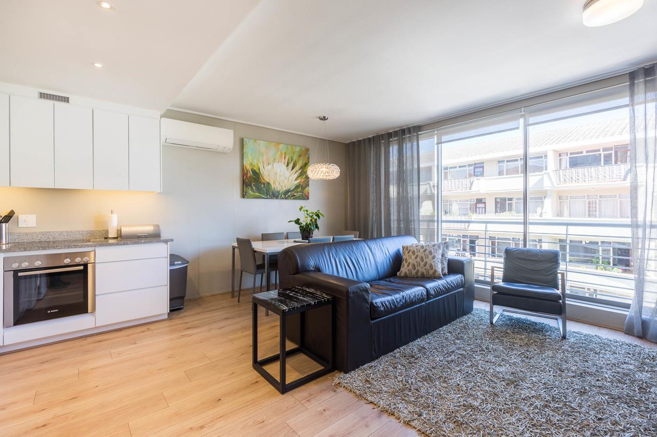 The Odyssee 409 Cape Town Exterior photo